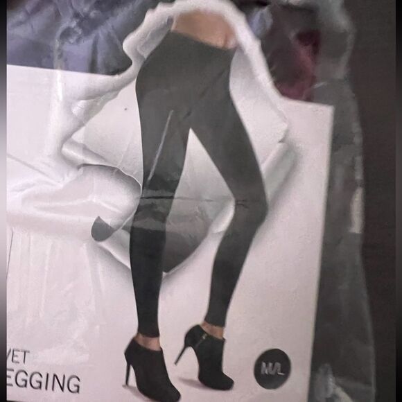 2 pairs beautiful crushed velvet style leggings red and green - Picture 1 of 5